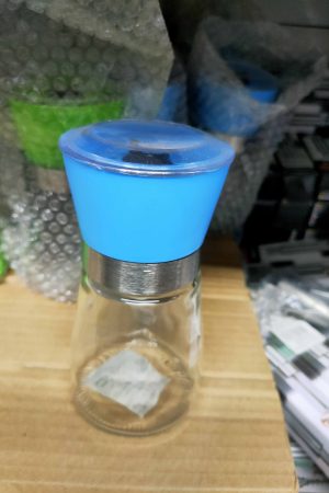 50001     1 τεμάχιο Χειροκίνητος Μύλος Πιπεριού & Κόφτης Μπαχαρικών