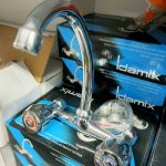 11001   Ένα Ανοξείδωτο Τοίχου Βρύση