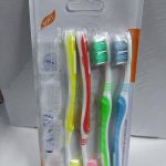 11012   4Τεμ Οδοντόβουρτσα με καπάκι